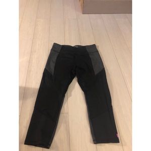 Betsey Johnson grey and black leggings